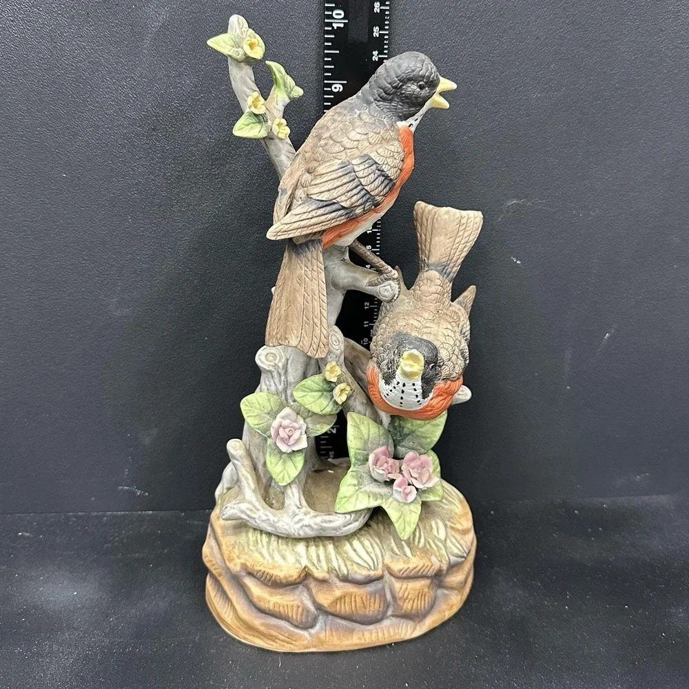 Arnart Imports /Royal‎ Crown Bisque Porcelain Robin Bird Music Box, Vintage 1982